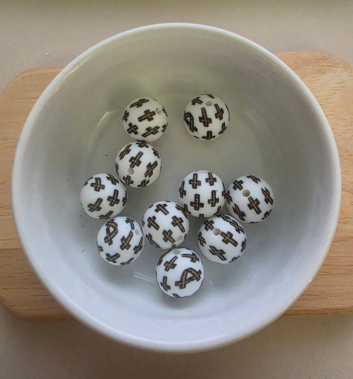 Crosses [15mm Round Bead]